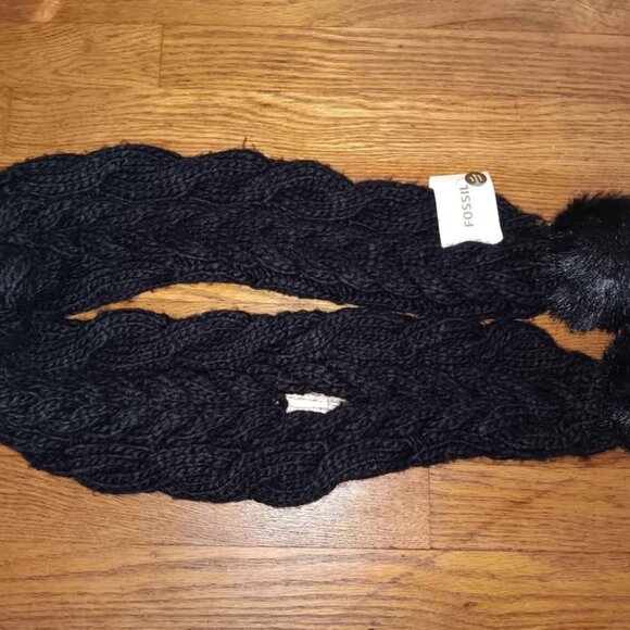 New Fossil pullbthrough scarf - Picture 1 of 3